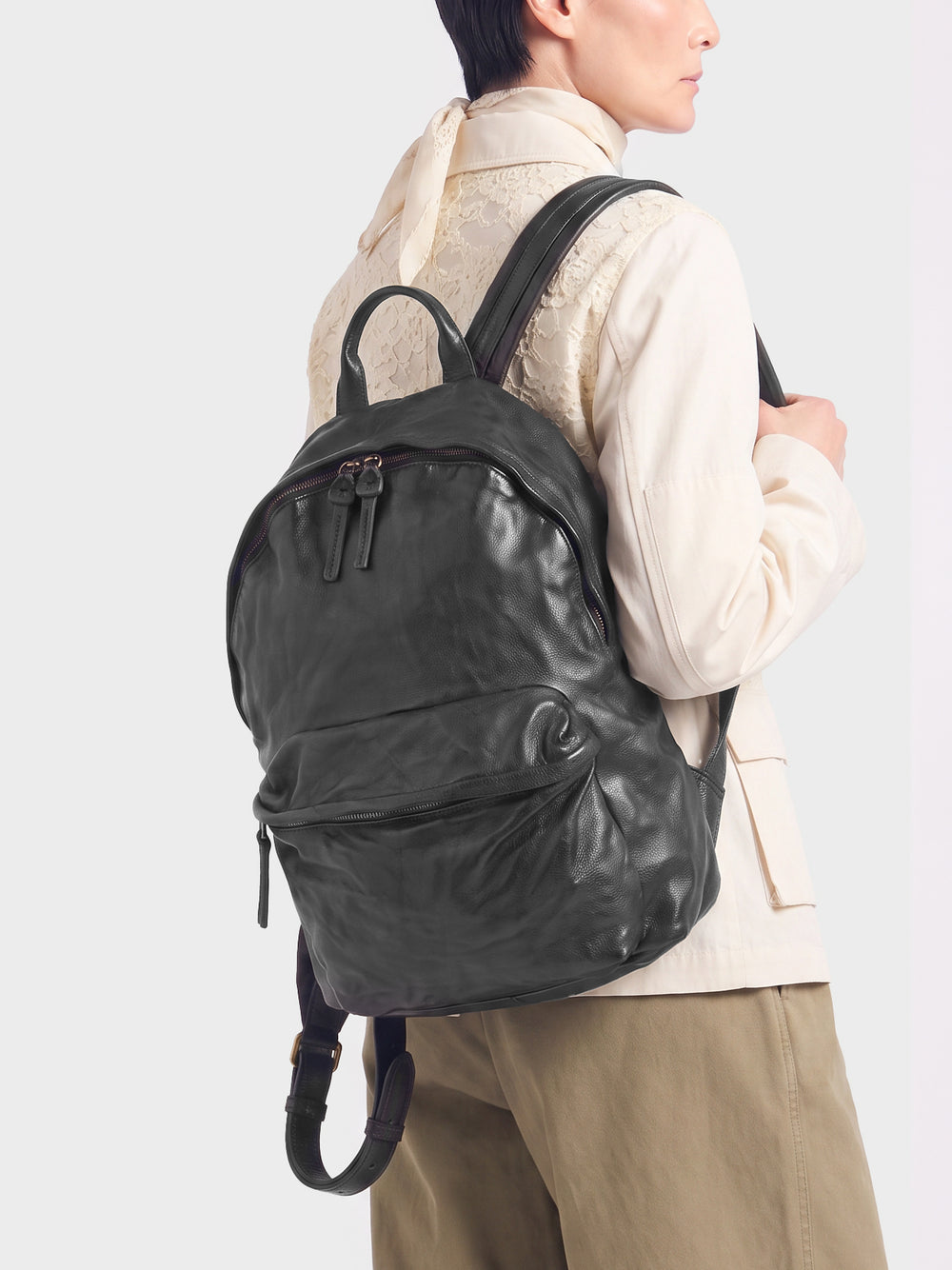 OC PACK 004 - Black Leather Backpack - Image 2