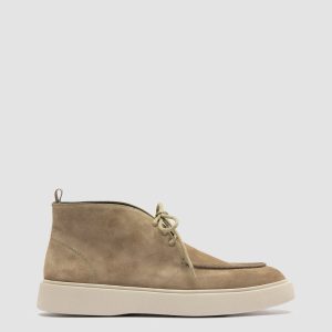 FRAME 002 - Taupe Suede Chukka Boots
