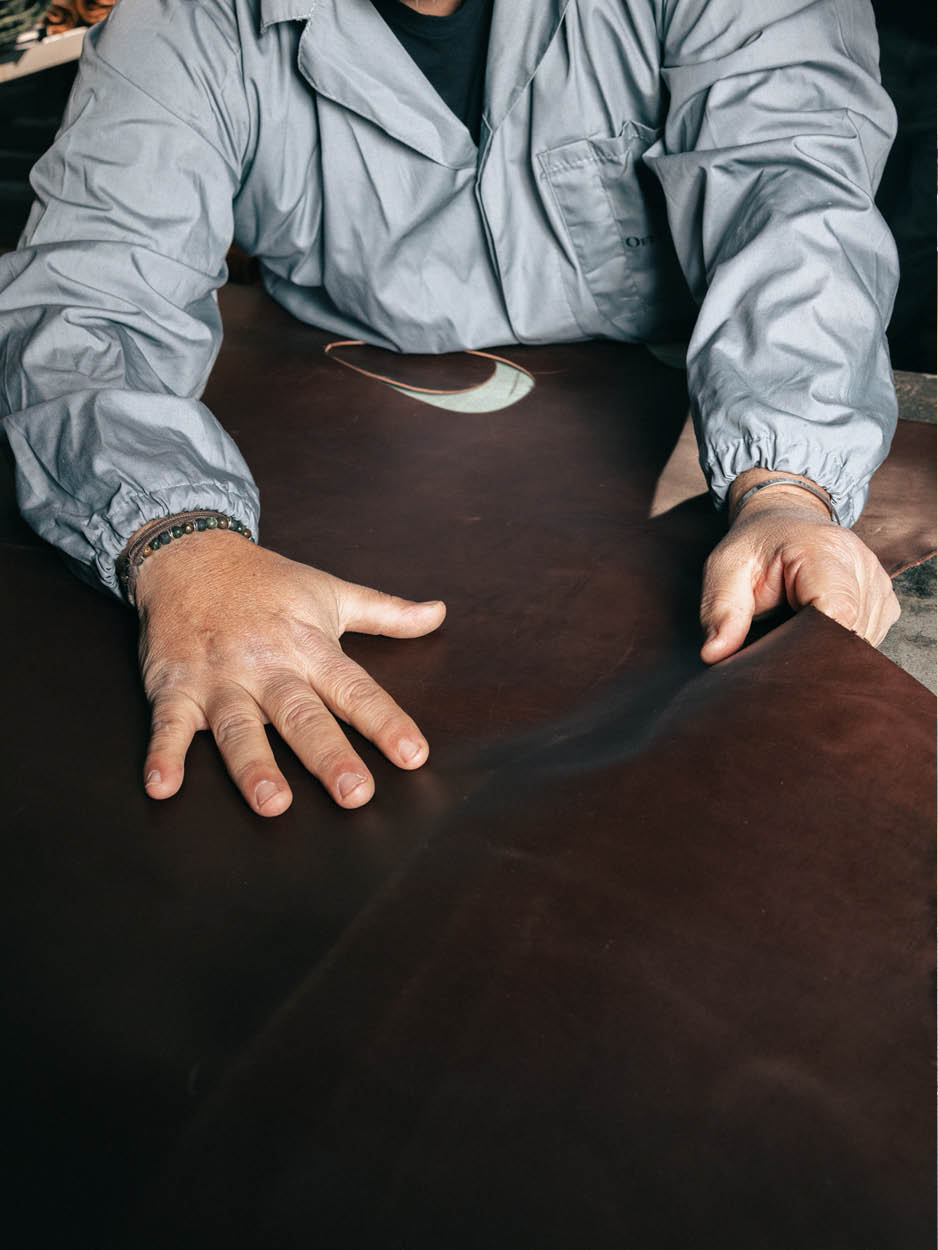Officine Creative - Handcrafted leather work with manual finishing