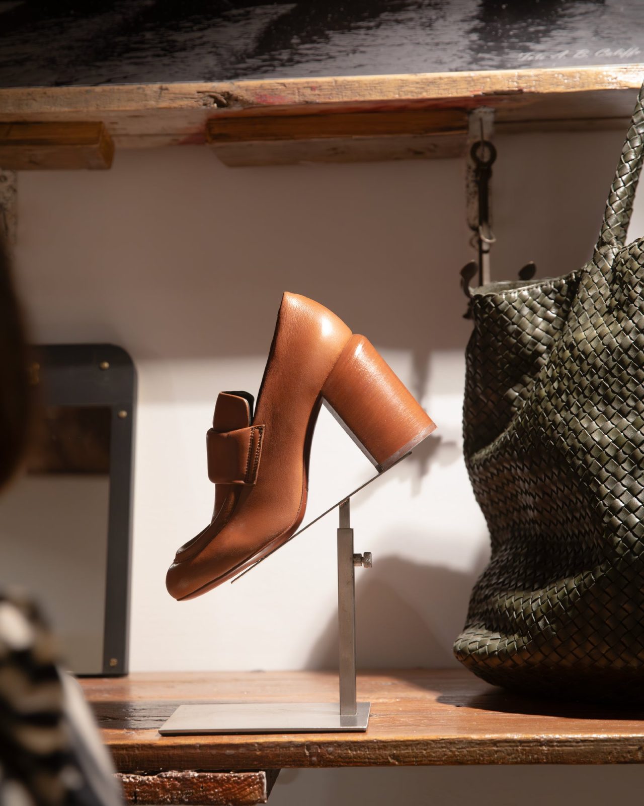 Officine Creative: Calzature e accessori artigianali